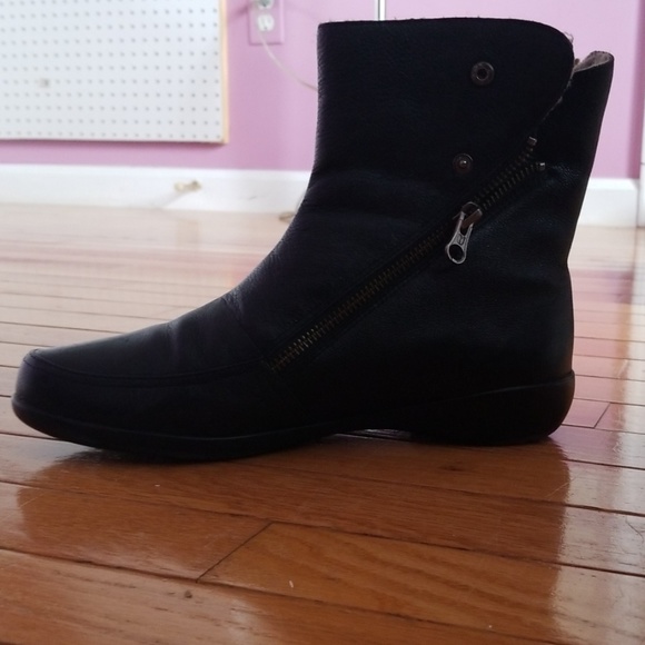 Boots - Picture 4 of 4